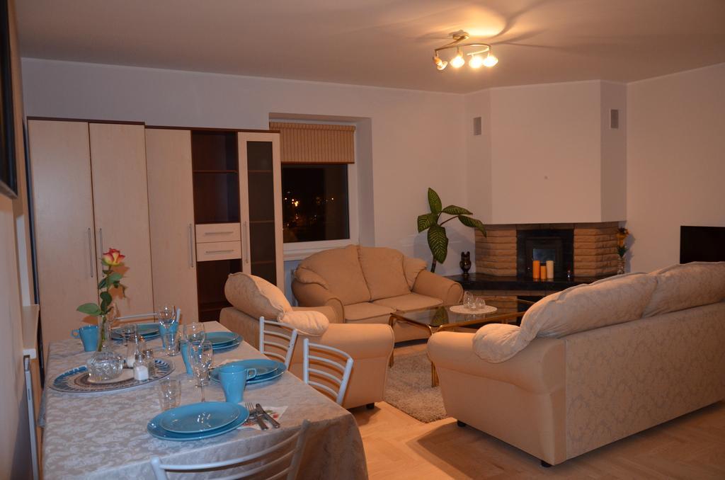 Apartments With Outdoor Spa Jacuzzi And Sauna VNO Extérieur photo