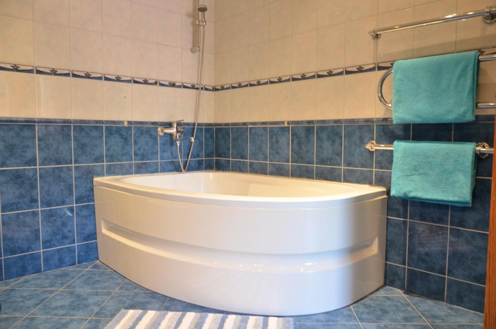 Apartments With Outdoor Spa Jacuzzi And Sauna VNO Extérieur photo