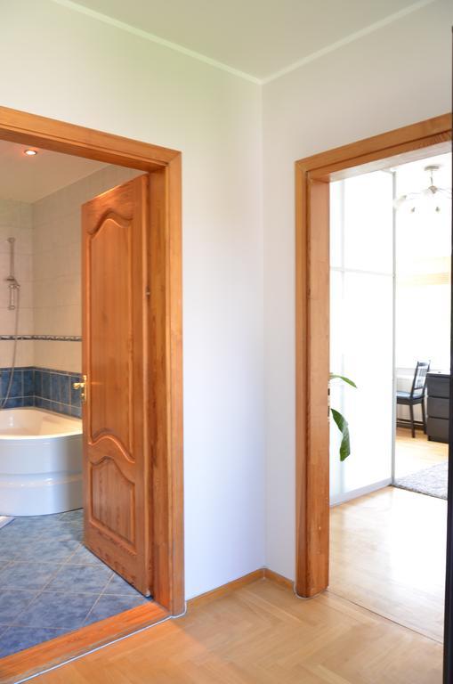 Apartments With Outdoor Spa Jacuzzi And Sauna VNO Extérieur photo