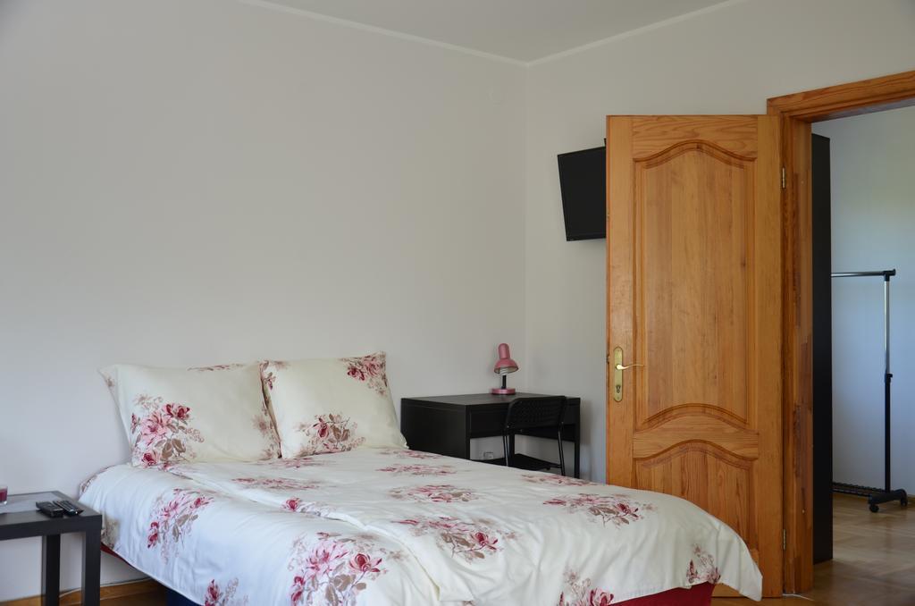 Apartments With Outdoor Spa Jacuzzi And Sauna VNO Extérieur photo