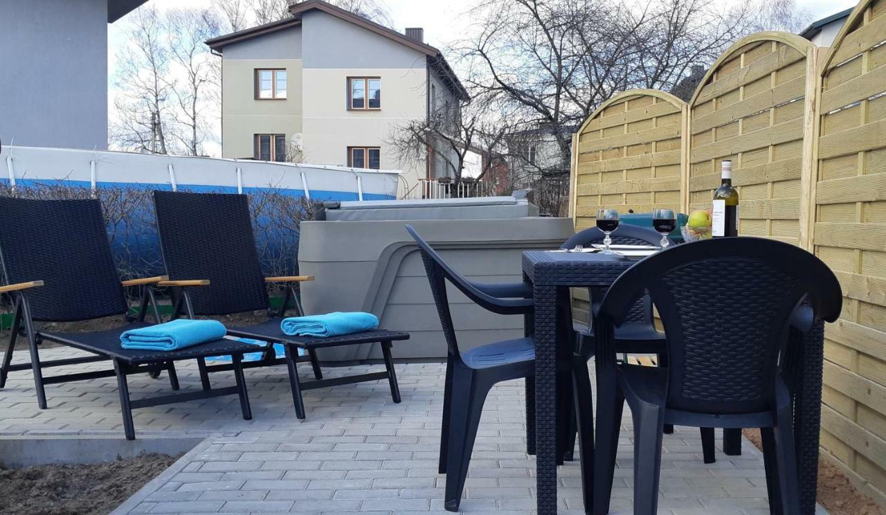 Apartments With Outdoor Spa Jacuzzi And Sauna VNO Extérieur photo
